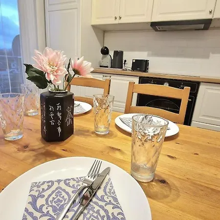 Апартаменты Skyview Retreat *